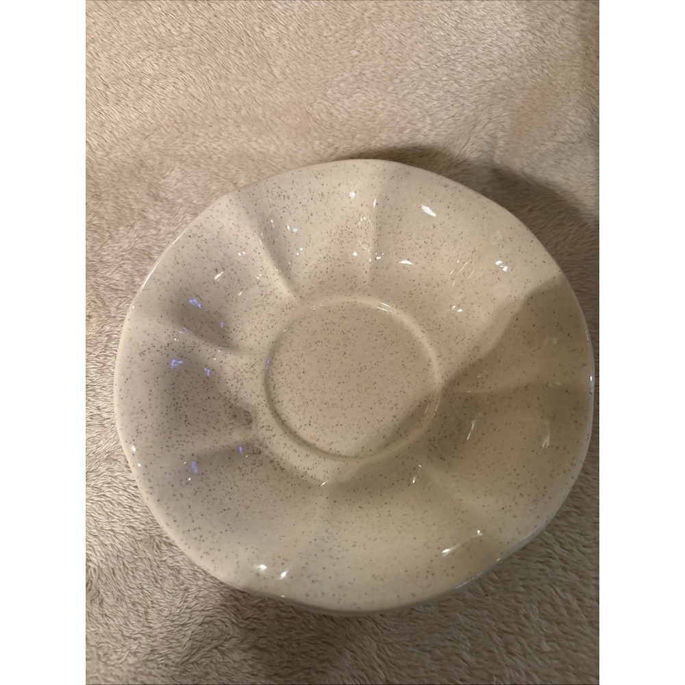 McCoy Pottery USA Wash Basin Bowl Scalloped Edge Creamy Speckled White Glaze